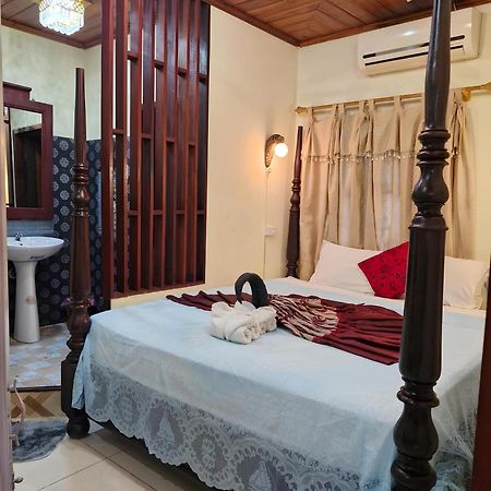 Sakura Wood House Otel Luang Prabang Dış mekan fotoğraf