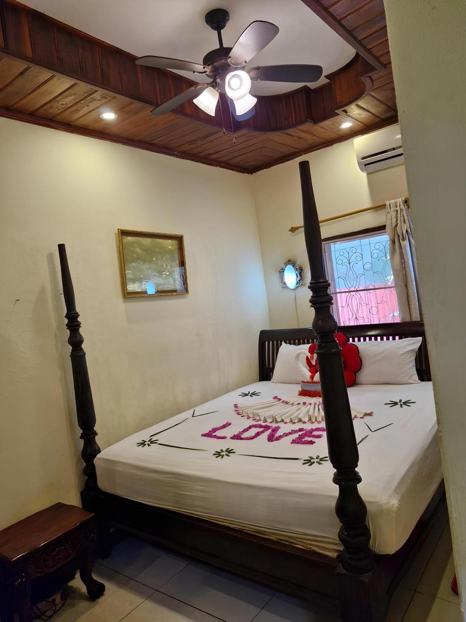 Sakura Wood House Otel Luang Prabang Dış mekan fotoğraf