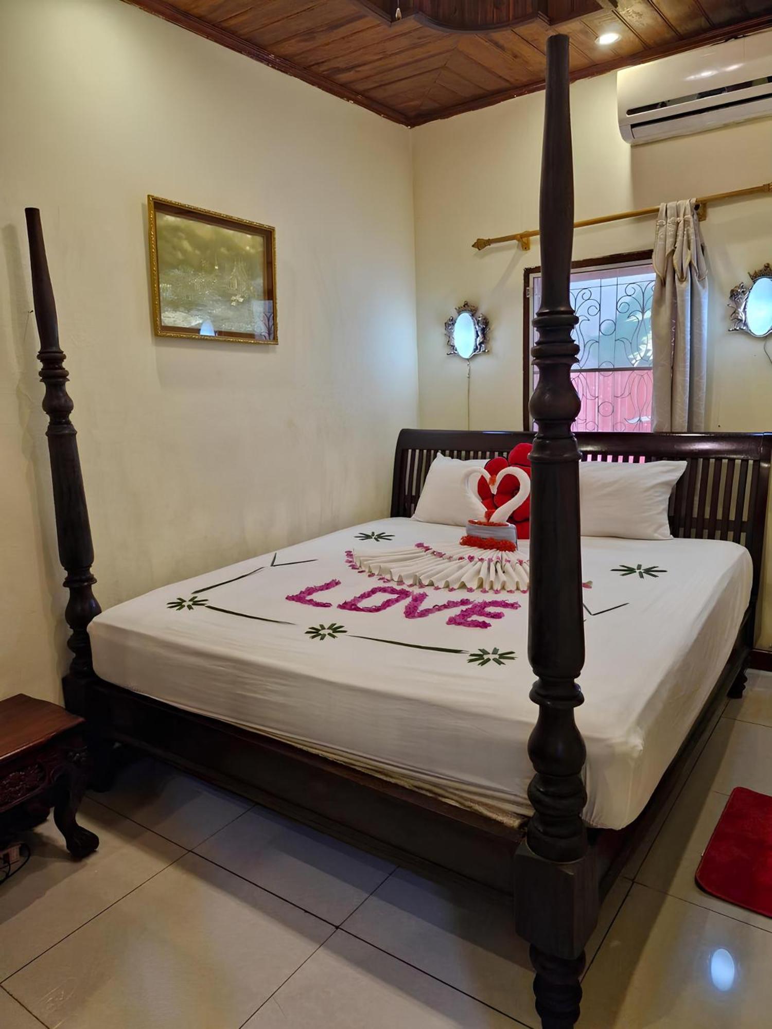 Sakura Wood House Otel Luang Prabang Dış mekan fotoğraf