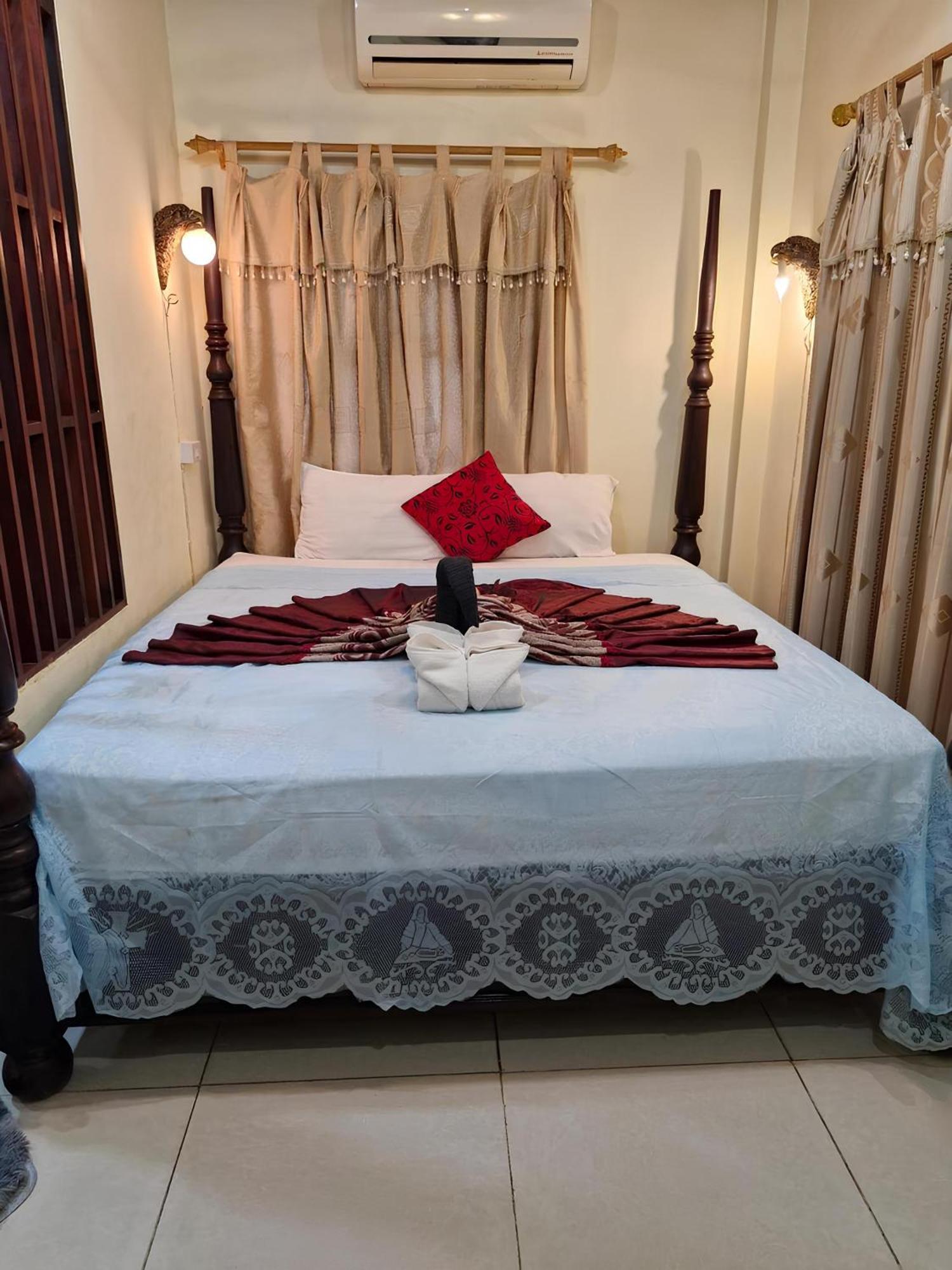 Sakura Wood House Otel Luang Prabang Dış mekan fotoğraf