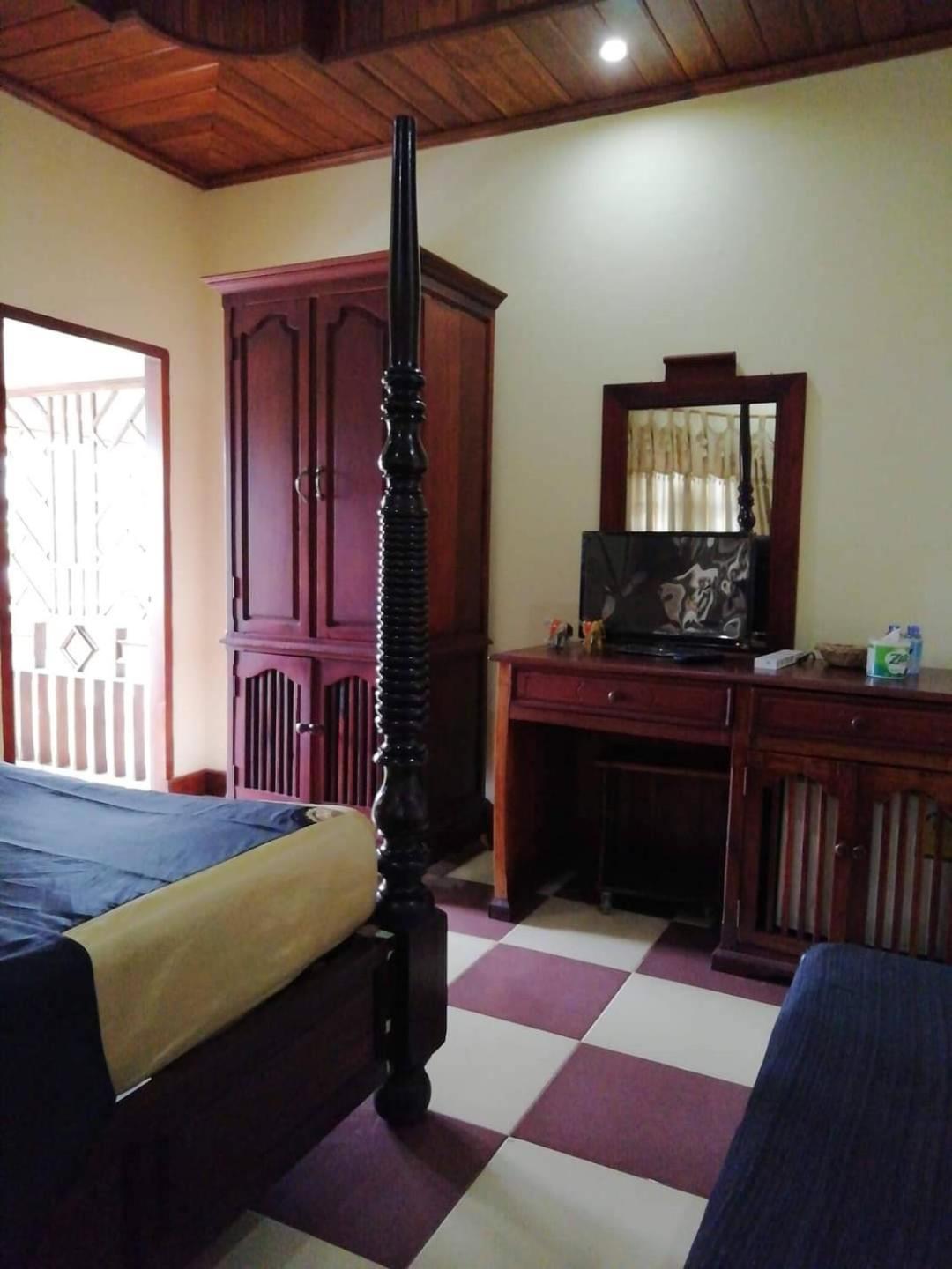 Sakura Wood House Otel Luang Prabang Dış mekan fotoğraf